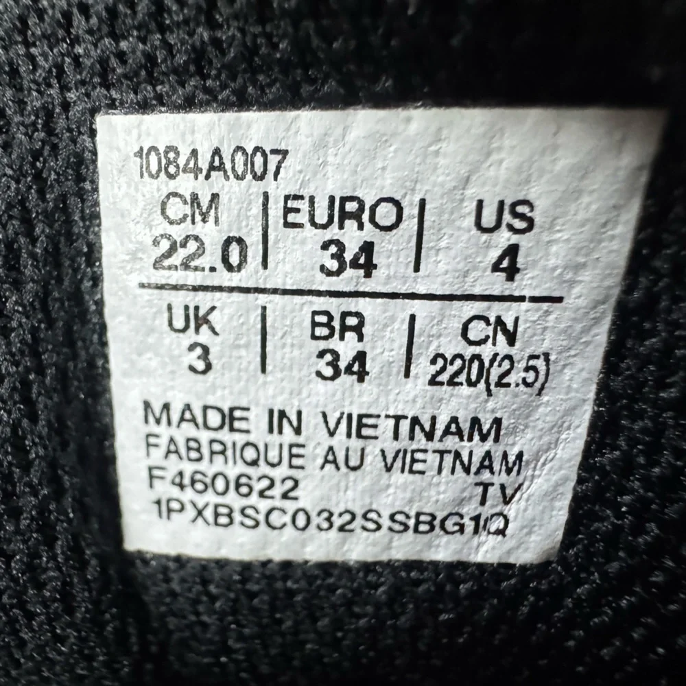 ASICS Kids‎ Black Sneakers Size 4